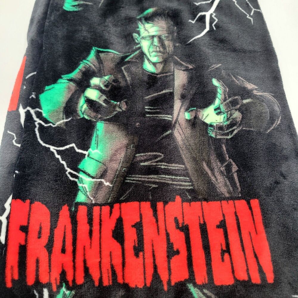 Universal Monsters Frankenstein Halloween Plush Throw Blanket 50x70 NWT